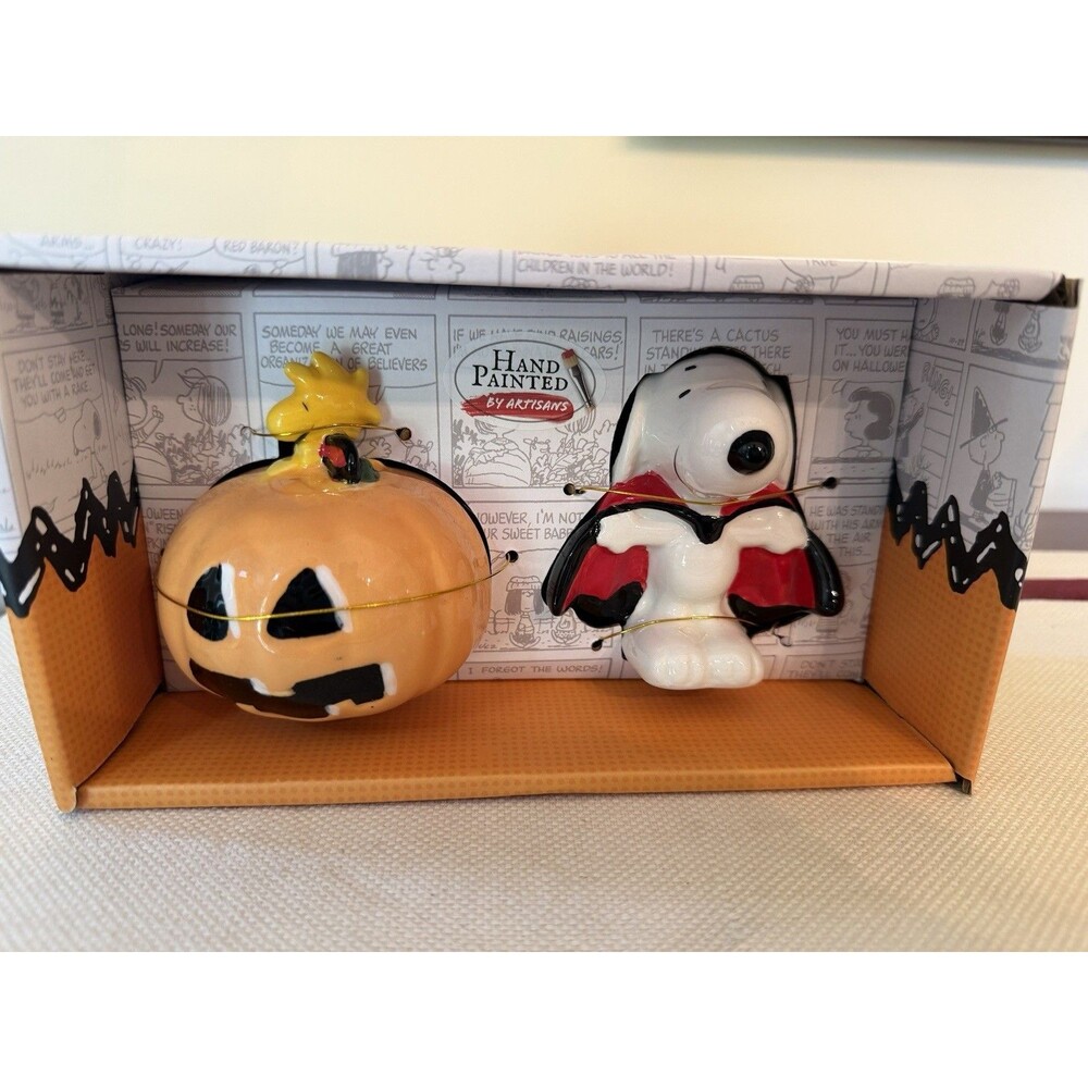 Peanuts Snoopy Woodstock Halloween Salt and Pepper Shaker Set